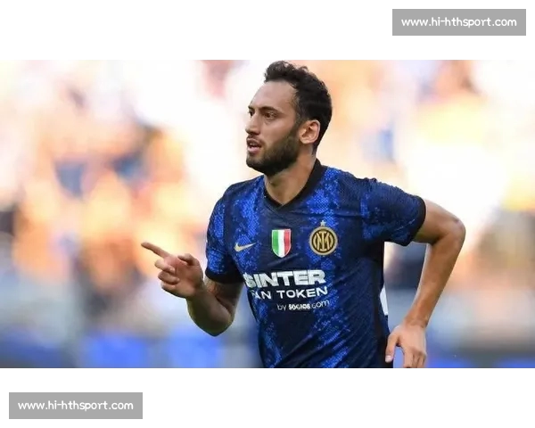 土媒：加拉塔萨雷暂停恰尔汗奥卢谈判，转攻曼城中场 B 席