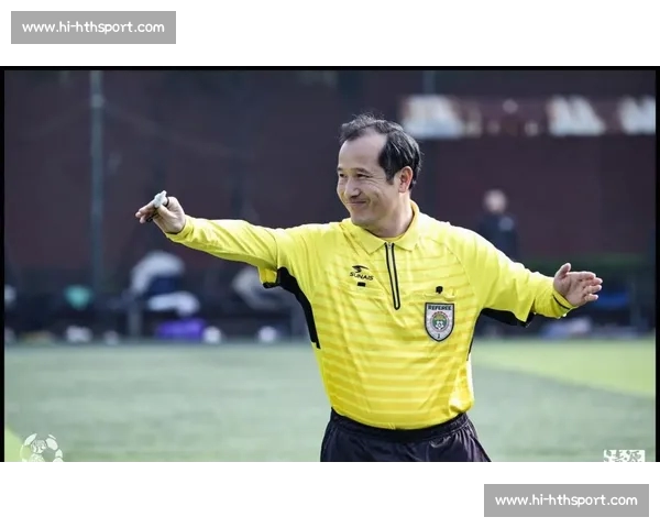 申花 VAR 争议判罚：同一动作两年不同判，媒体人炮轰尺度不公